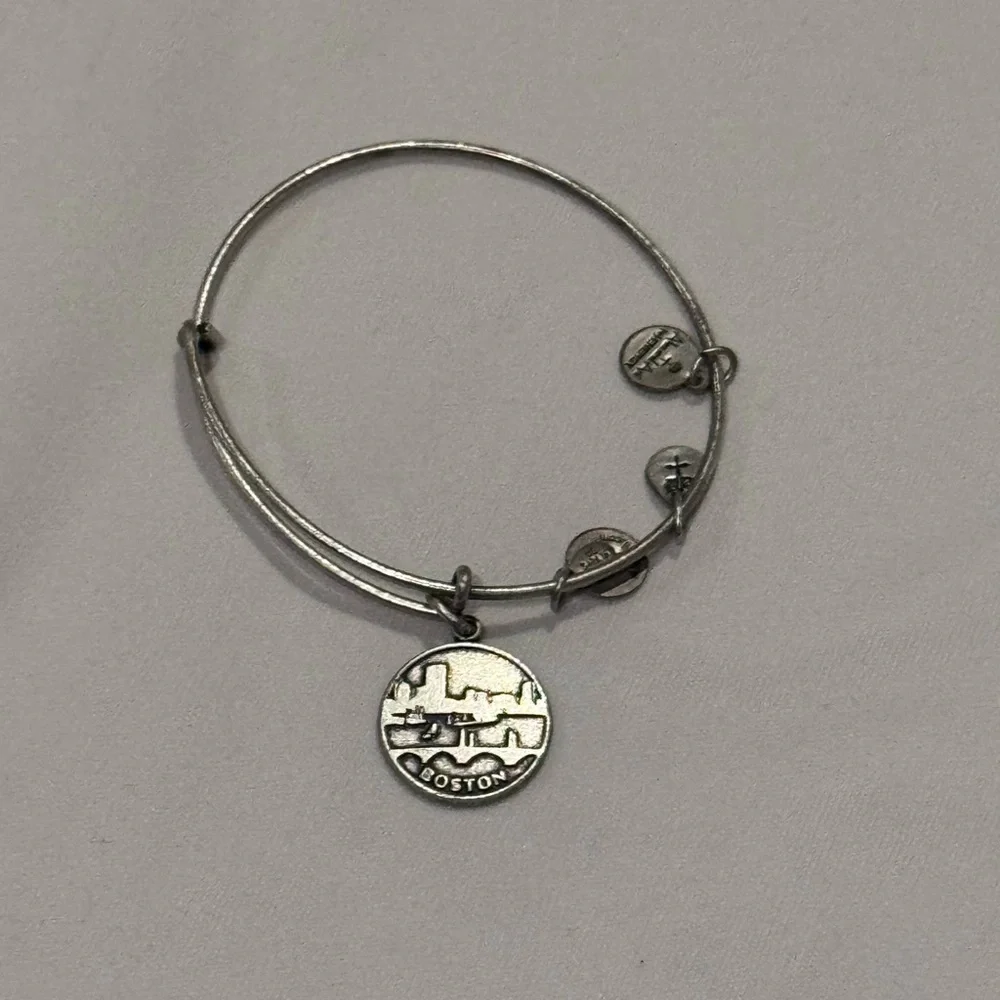 ☃️Alex and Ani Boston Bracelet